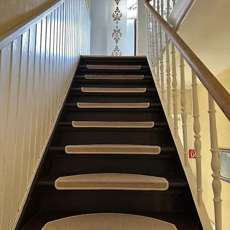 Hotell Hotel-cafe-burg Stahleck